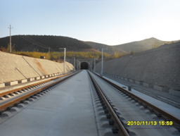 高铁隧洞渗漏的治理