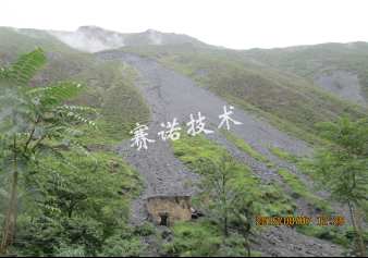 在藏区处理渗漏造成的山体滑坡